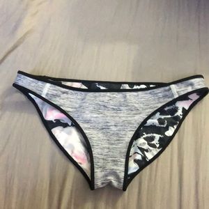 Lululemon Reversible bathing suit bottoms